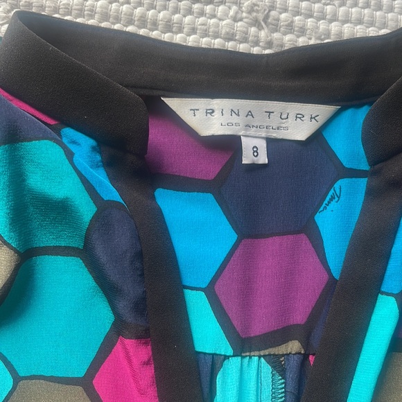 Trina Turk Silk Mini Dress Sz 8 Honeycomb Print Bishop Sleeve Bold - Picture 6 of 9